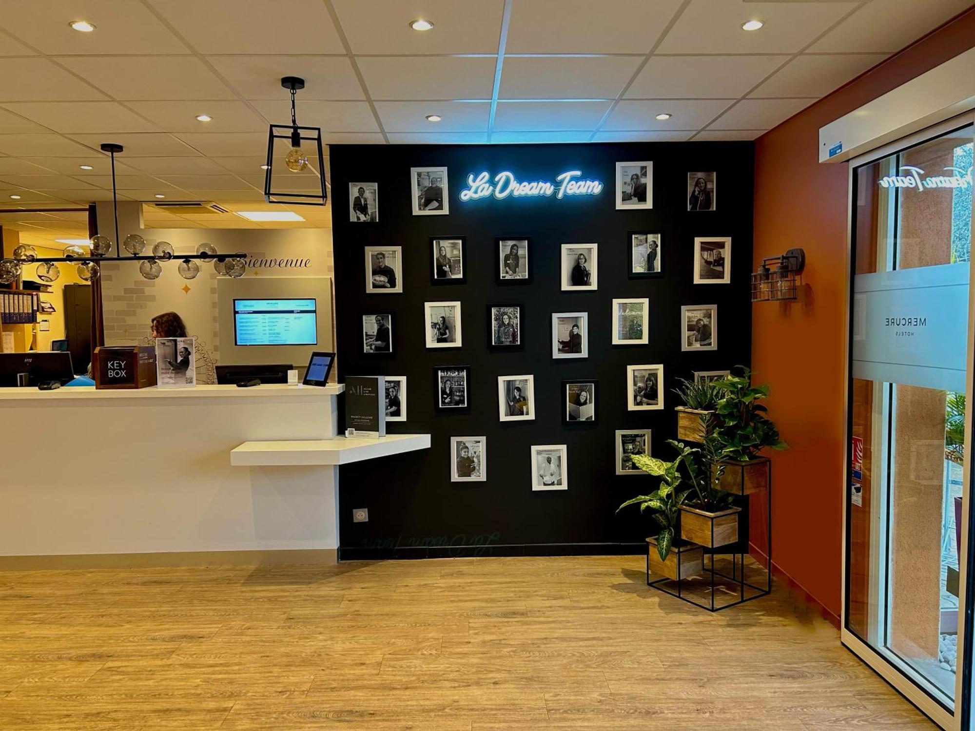 Mercure Lyon Est Chaponnay Esterno foto