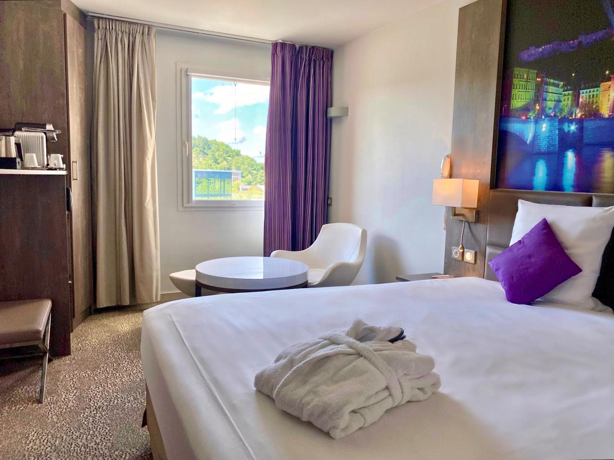 Mercure Lyon Est Chaponnay Esterno foto